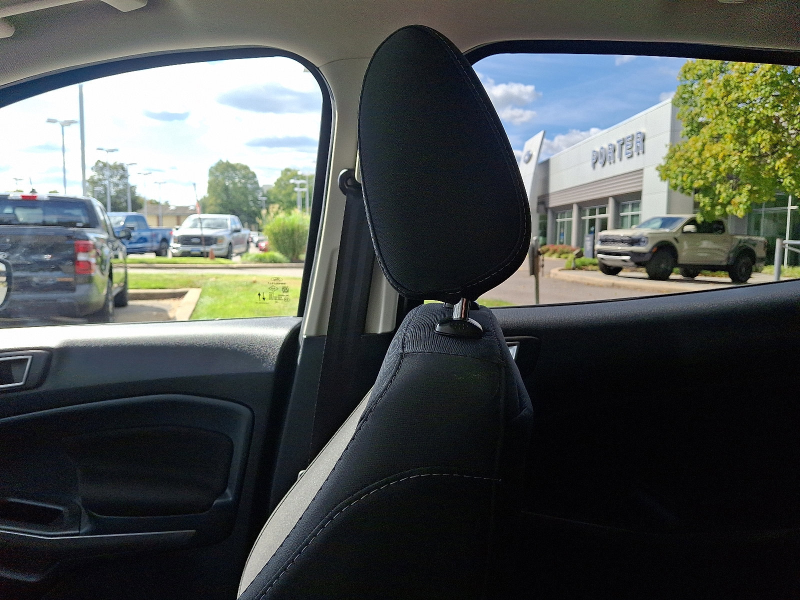 Certified 2022 Ford EcoSport SE image 17