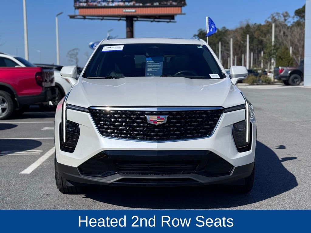 Used 2024 Cadillac XT4 Premium Luxury image 2
