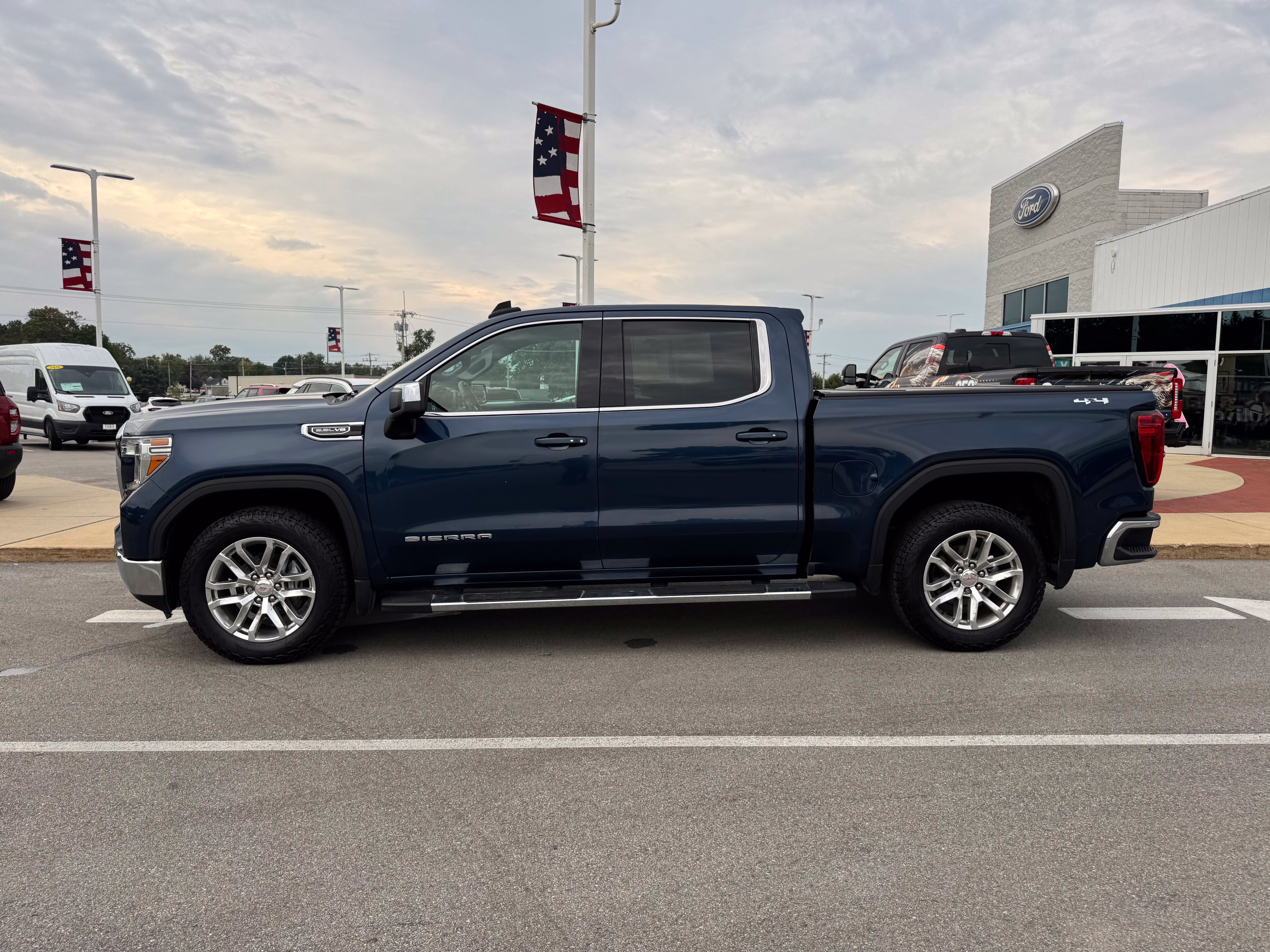 Used 2019 GMC Sierra 1500 SLE w/ SLE Value Package AWD/4WD image 4