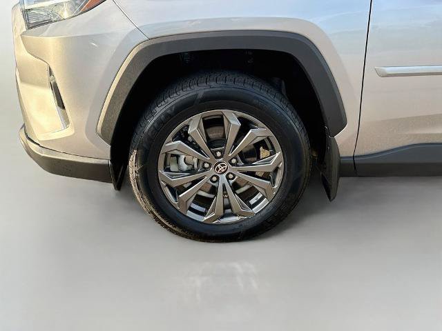 Used 2023 Toyota RAV4 XLE Premium AWD/4WD image 23