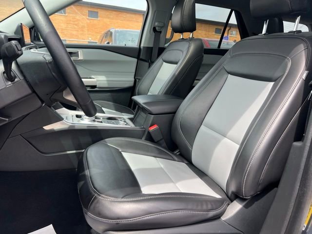 Certified 2024 Ford Explorer XLT w/ Equipment Group 202A AWD/4WD image 18