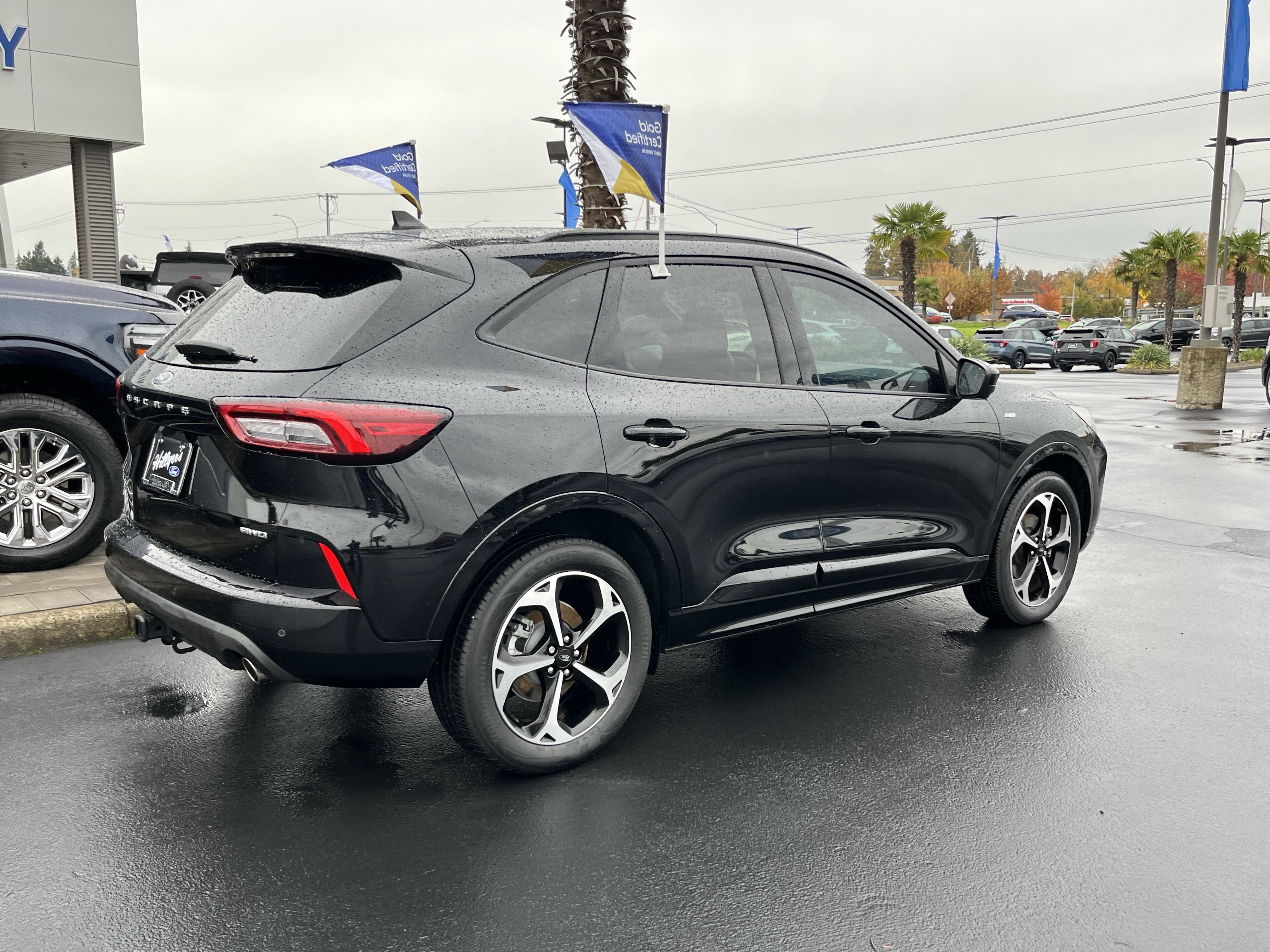 Certified 2023 Ford Escape ST-Line Select w/ Tech Pack #2 image 3