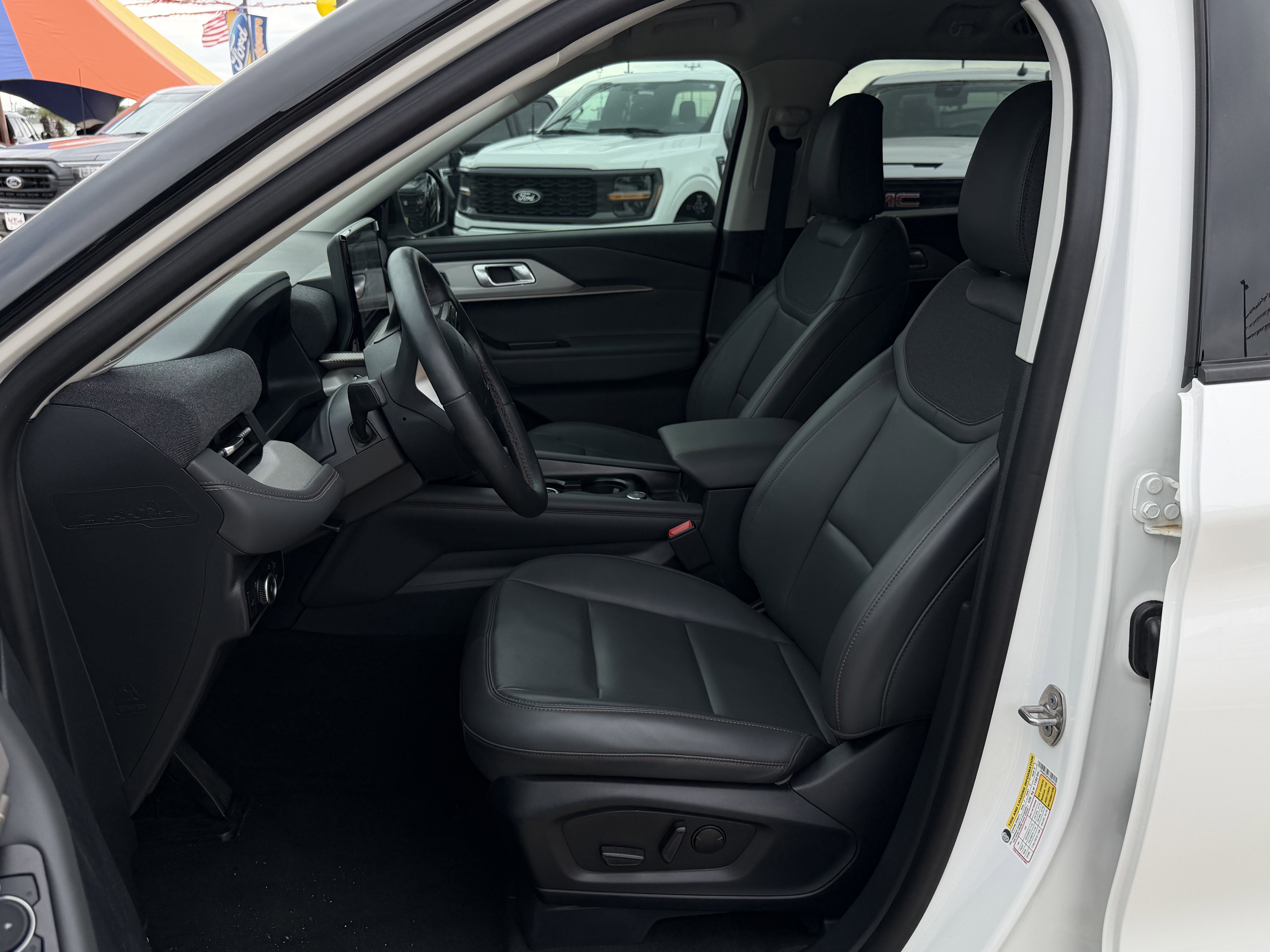 Certified 2025 Ford Explorer Active w/ Active Comfort Package RWD image 16