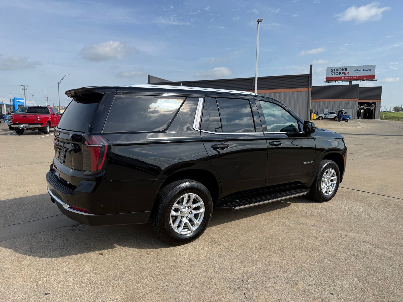 Used 2025 Chevrolet Tahoe LT image 5
