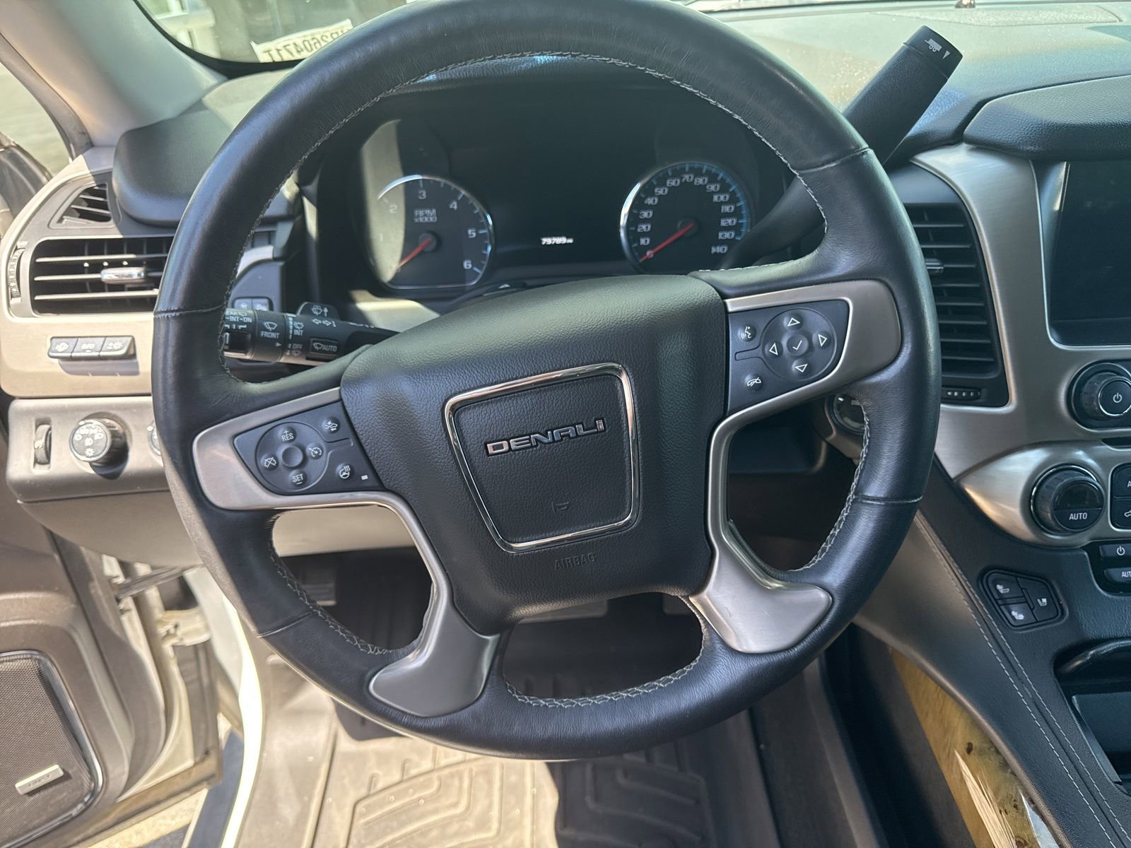 Used 2017 GMC Yukon Denali w/ Open Road Package AWD/4WD image 10