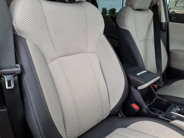 Used 2022 Subaru Forester Premium image 12