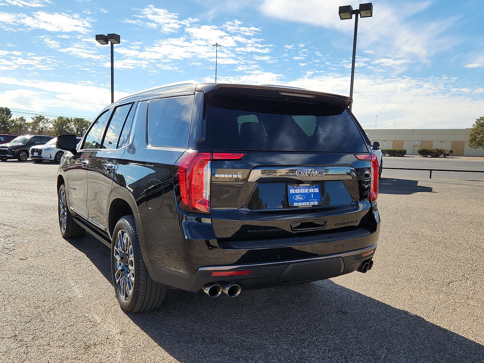 Used 2024 GMC Yukon Denali Ultimate image 3