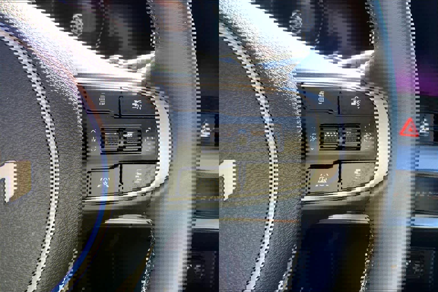 Used 2024 Kia Sportage SX image 25