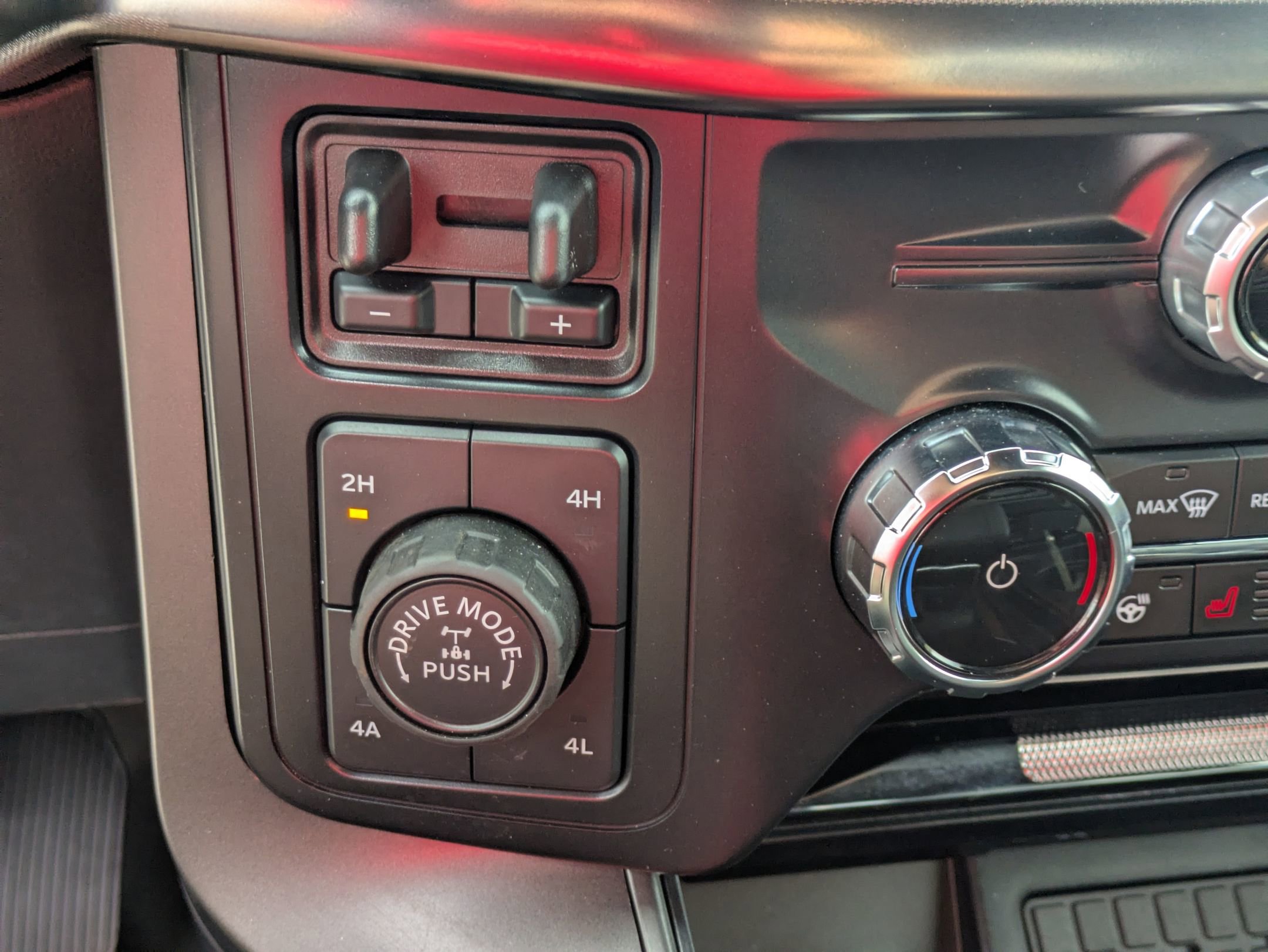 Certified 2024 Ford F150 Lariat w/ Equipment Group 502A High image 30