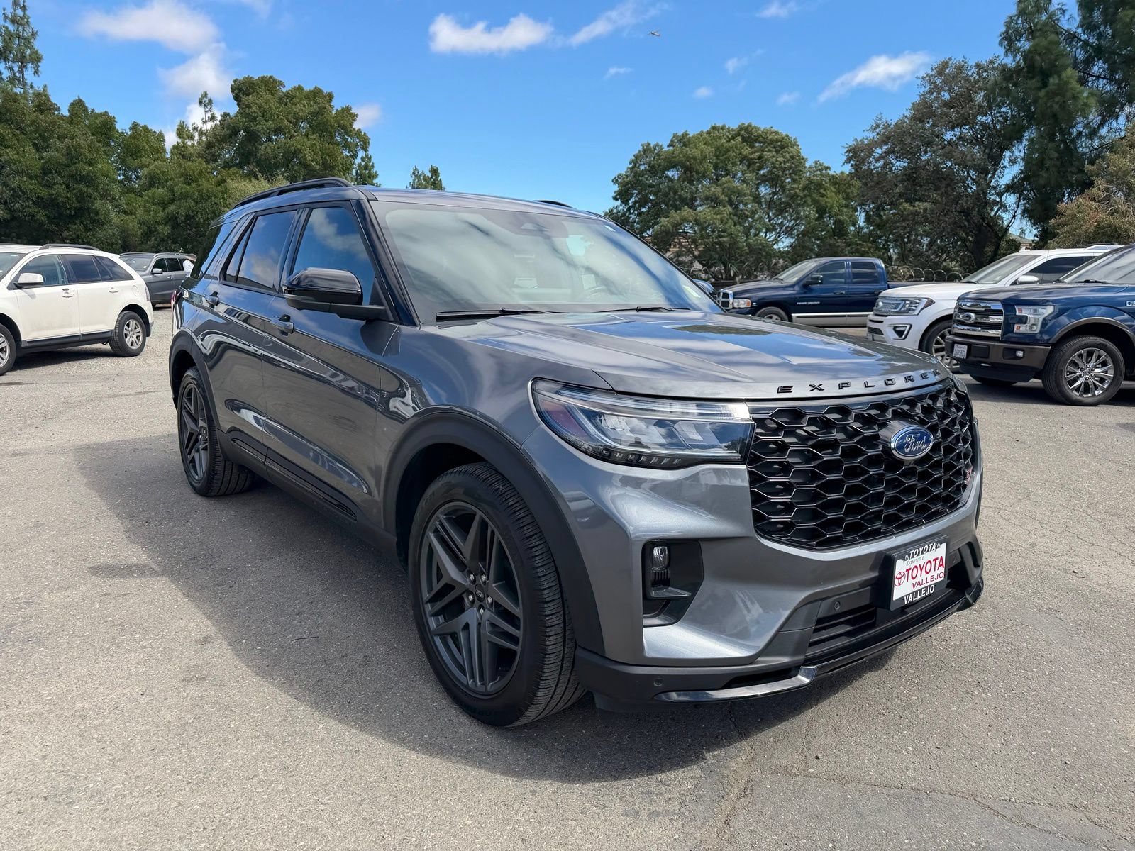 Certified 2025 Ford Explorer ST AWD/4WD image 7