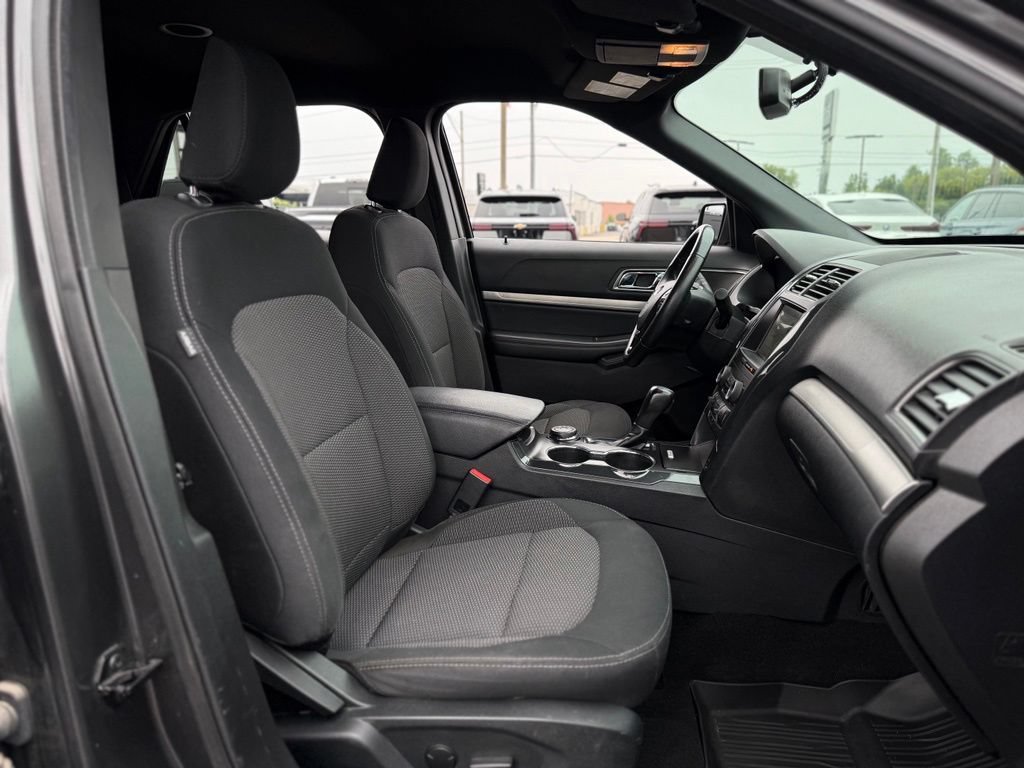 Certified 2019 Ford Explorer XLT AWD/4WD image 14