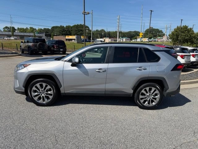 Used 2020 Toyota RAV4 XLE Premium FWD image 5