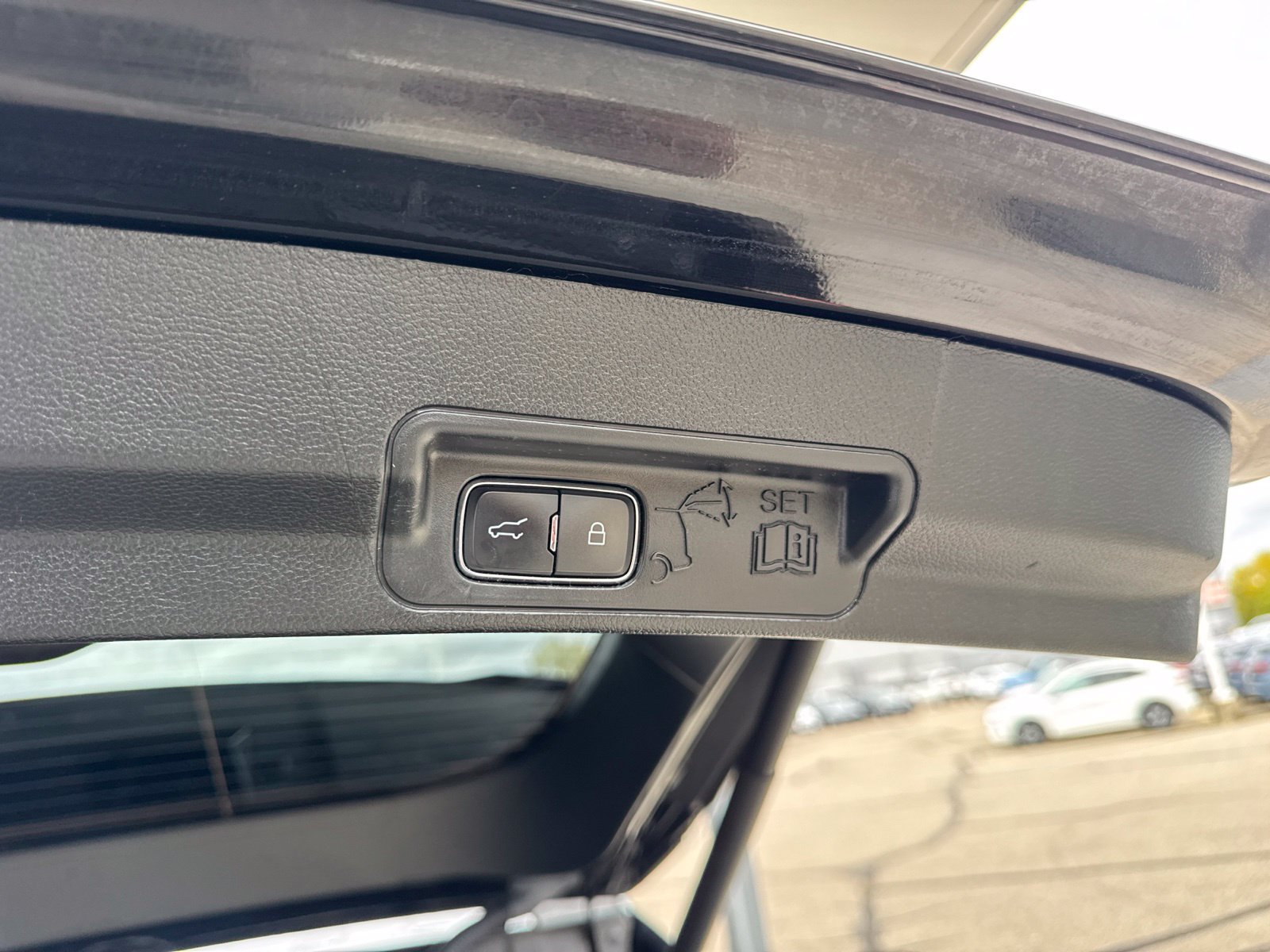 Certified 2021 Ford Explorer XLT w/ Equipment Group 202A AWD/4WD image 43
