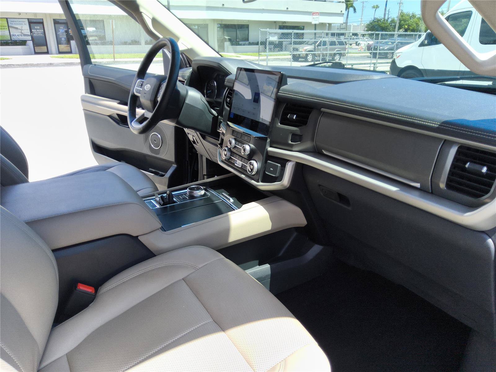 Certified 2023 Ford Expedition XLT RWD image 24