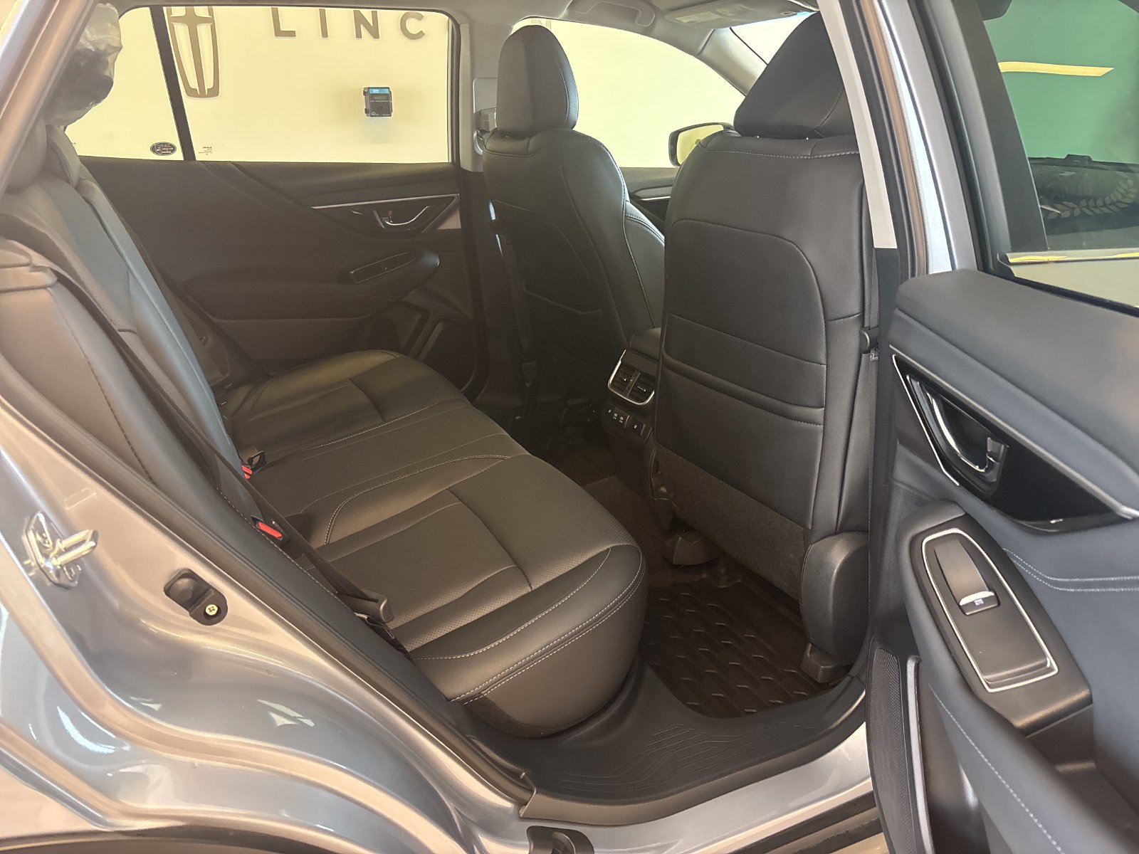 Used 2021 Subaru Outback Limited AWD/4WD image 9