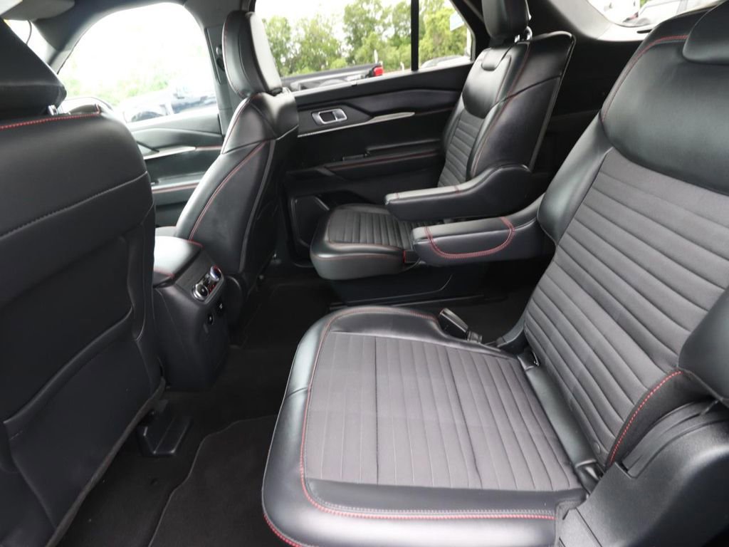 Certified 2025 Ford Explorer ST-Line w/ Premium Package image 14