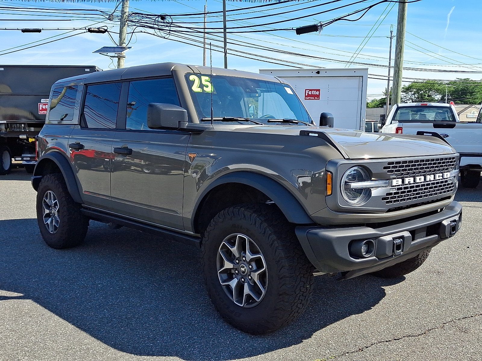 Certified 2025 Ford Bronco Badlands AWD/4WD image 3