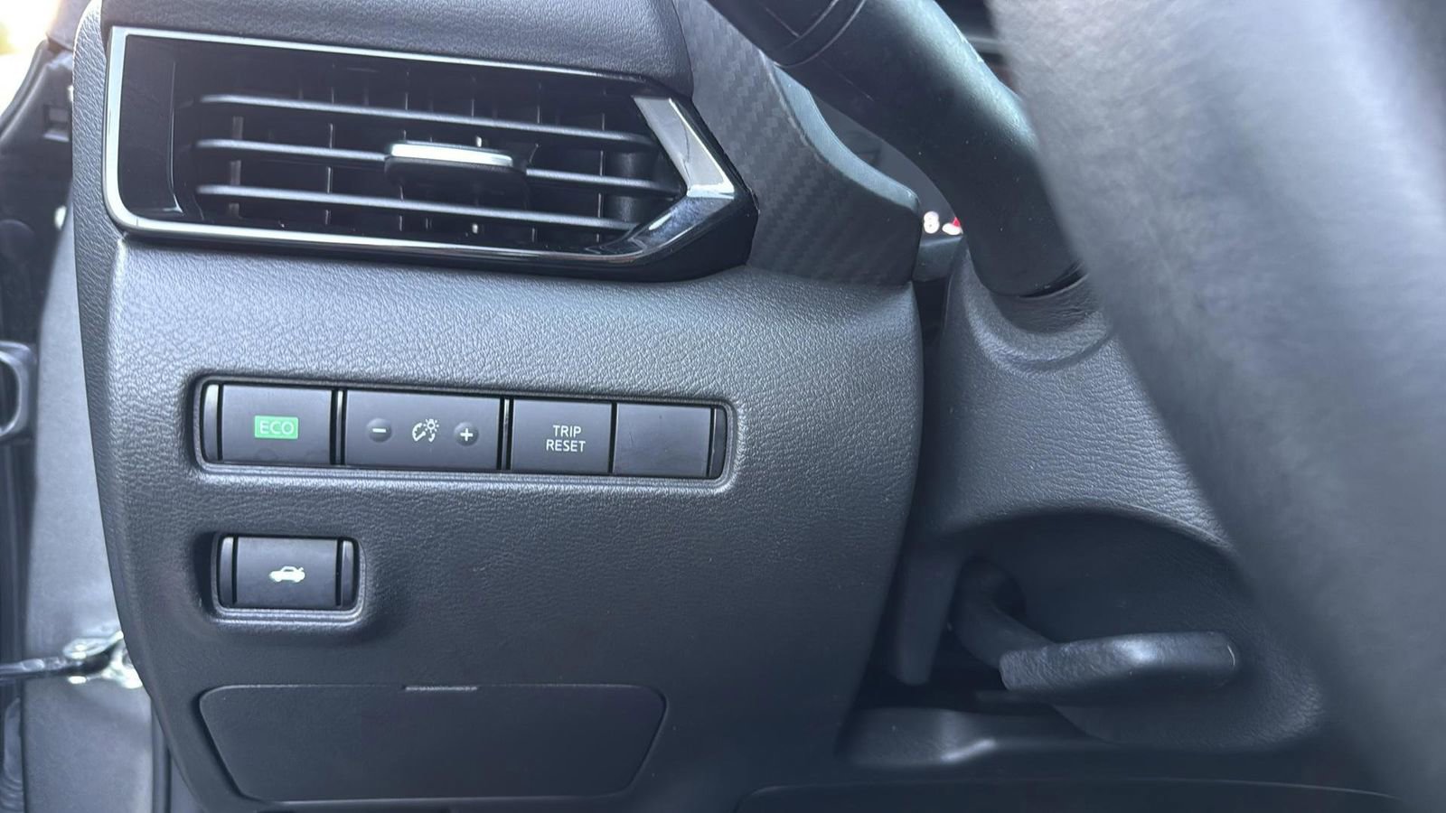 Used 2024 Nissan Sentra SV image 18