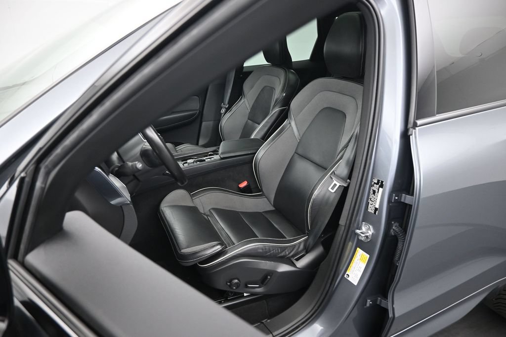 Used 2021 Volvo XC60 T8 R-Design w/ Advanced Package AWD/4WD image 8