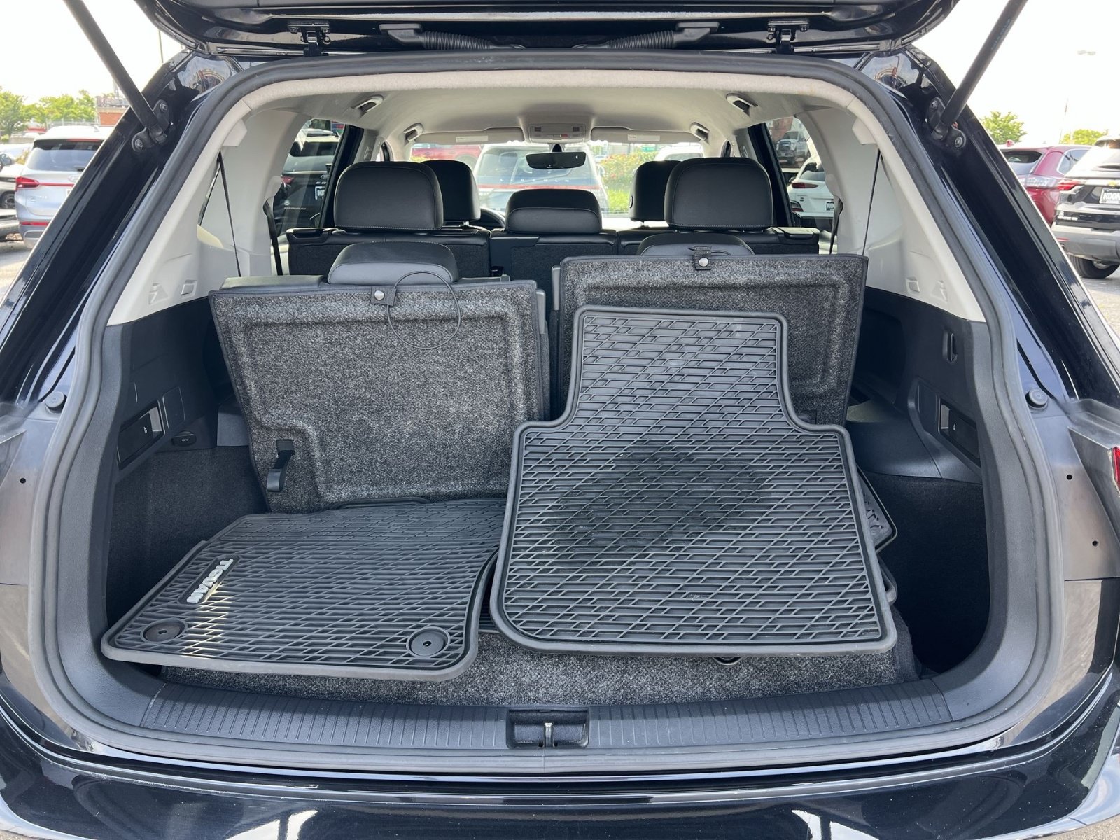 Used 2020 Volkswagen Tiguan SE AWD/4WD image 25