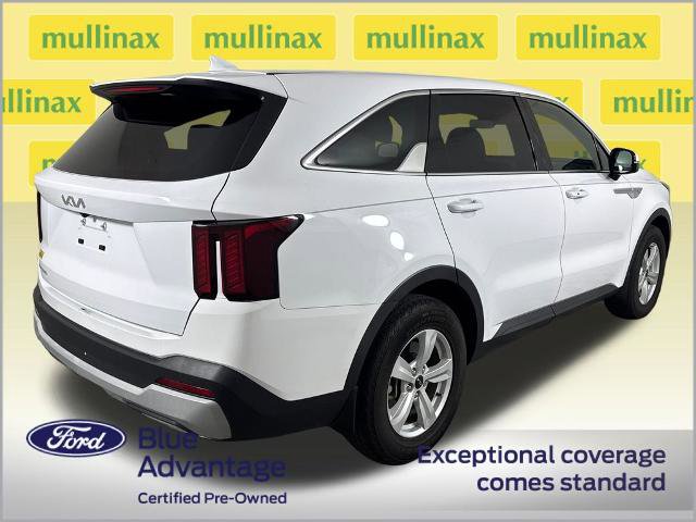 Used 2024 Kia Sorento LX FWD image 4