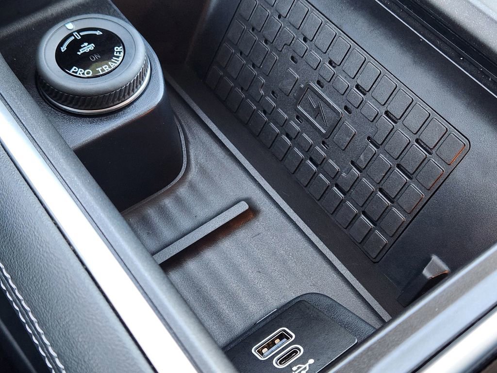 Certified 2025 Ford Expedition Platinum w/ Driver's Package image 34