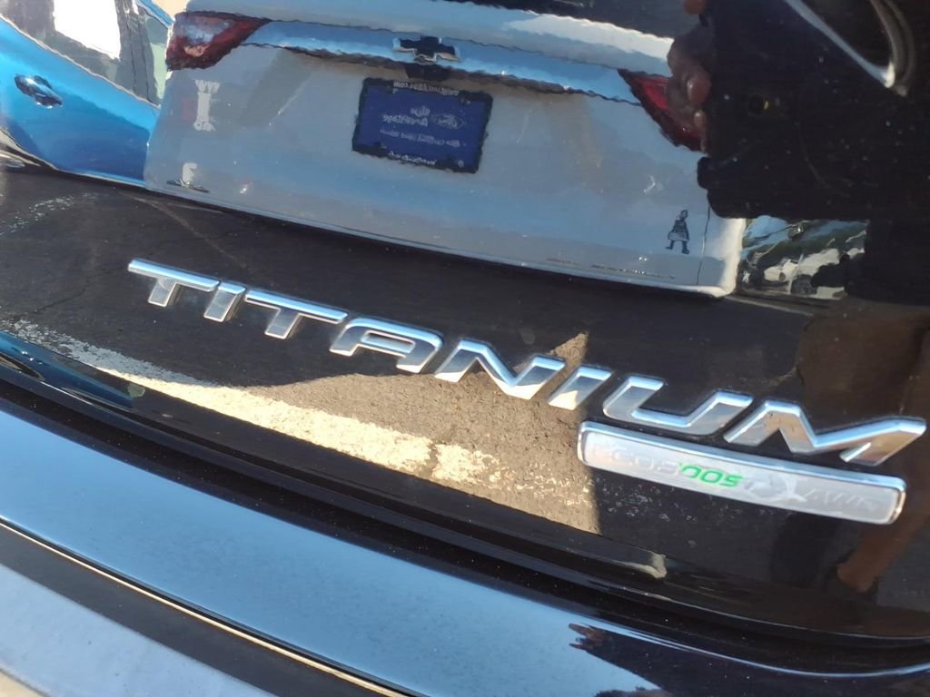 Certified 2019 Ford Edge Titanium w/ Cold Weather Package AWD/4WD image 6