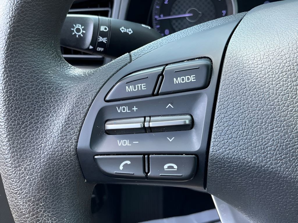 Used 2020 Hyundai Elantra SE image 29