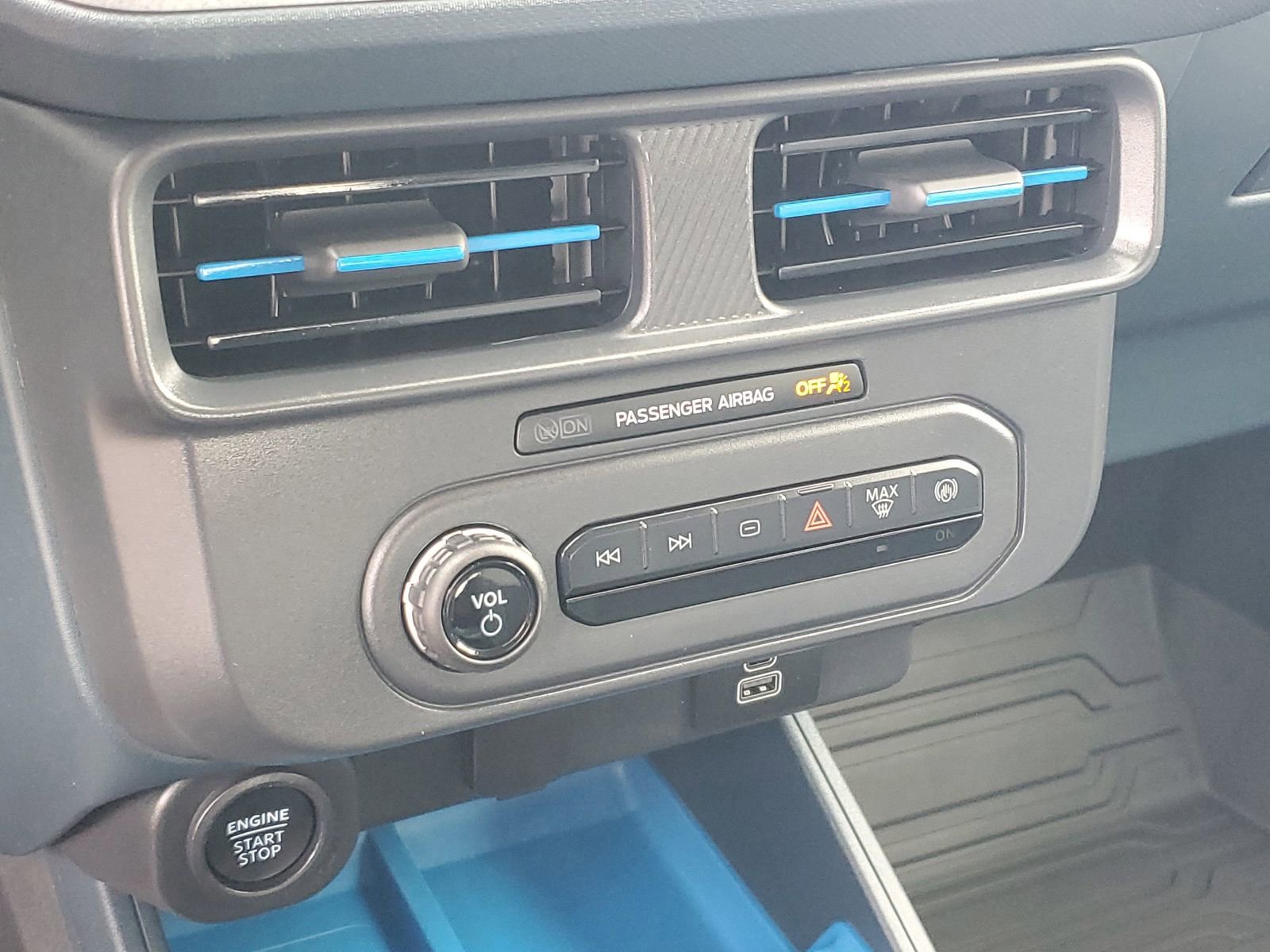 Certified 2025 Ford Maverick XLT w/ Equipment Group 301A AWD/4WD image 23