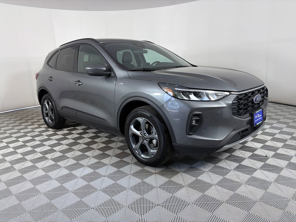 Certified 2025 Ford Escape ST-Line Select AWD/4WD image 1
