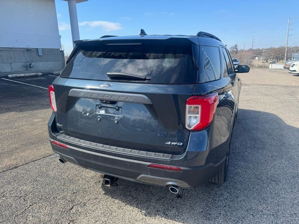 Certified 2023 Ford Explorer XLT w/ Equipment Group 202A image 4