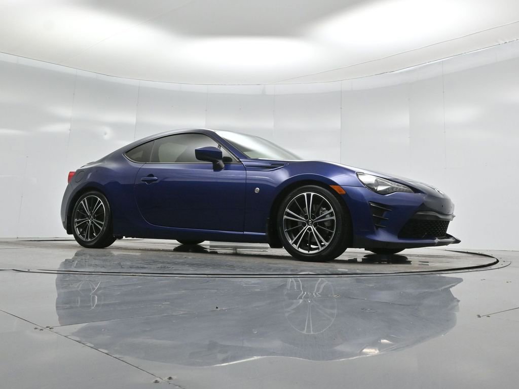 Used 2017 Toyota 86 image 3