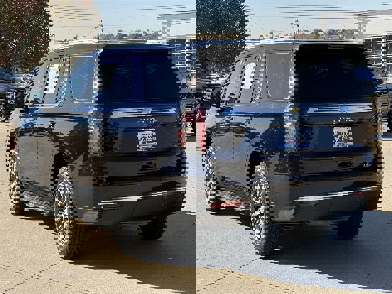 Used 2023 Chevrolet Tahoe LT w/ Luxury Package image 5