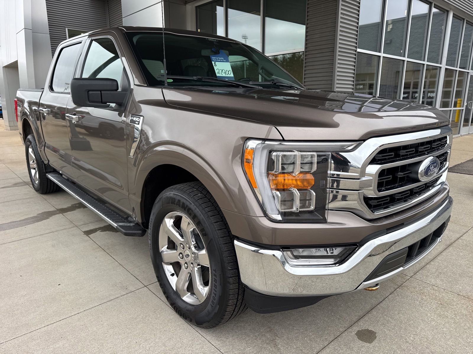 Certified 2021 Ford F150 XLT w/ Equipment Group 302A High image 10