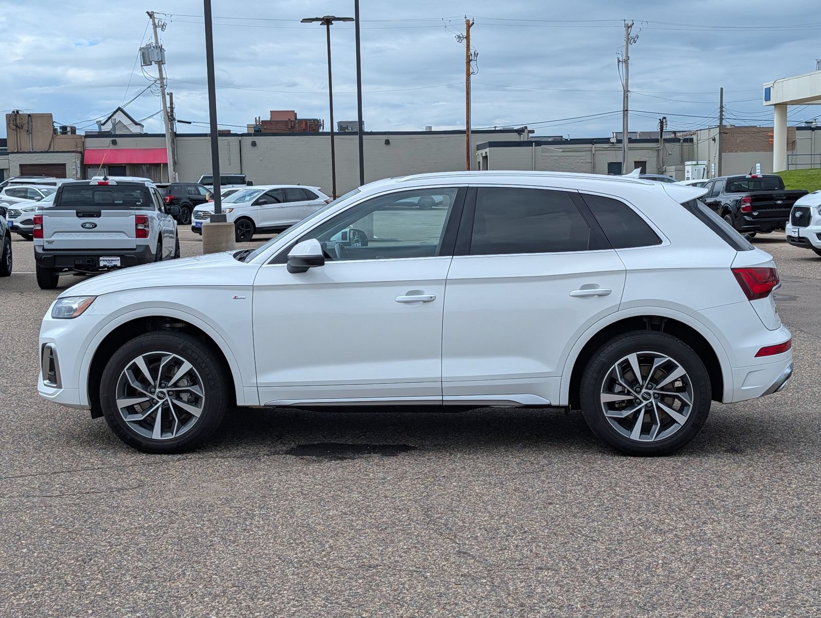 Used 2023 Audi Q5 2.0T Premium Plus AWD/4WD image 2