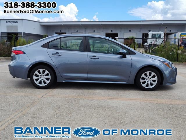 Used 2023 Toyota Corolla LE image 2