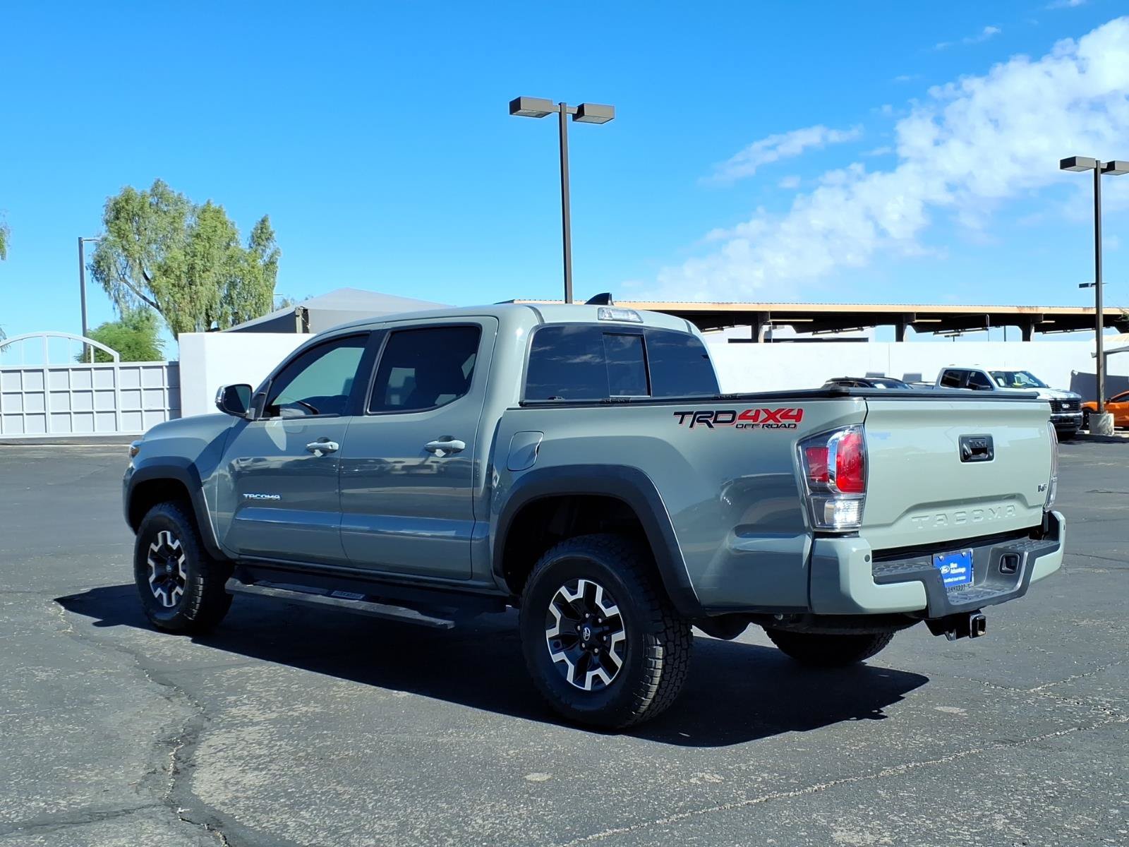 Used 2023 Toyota Tacoma TRD Off-Road w/ TRD Premium Off Road Package AWD/4WD image 3