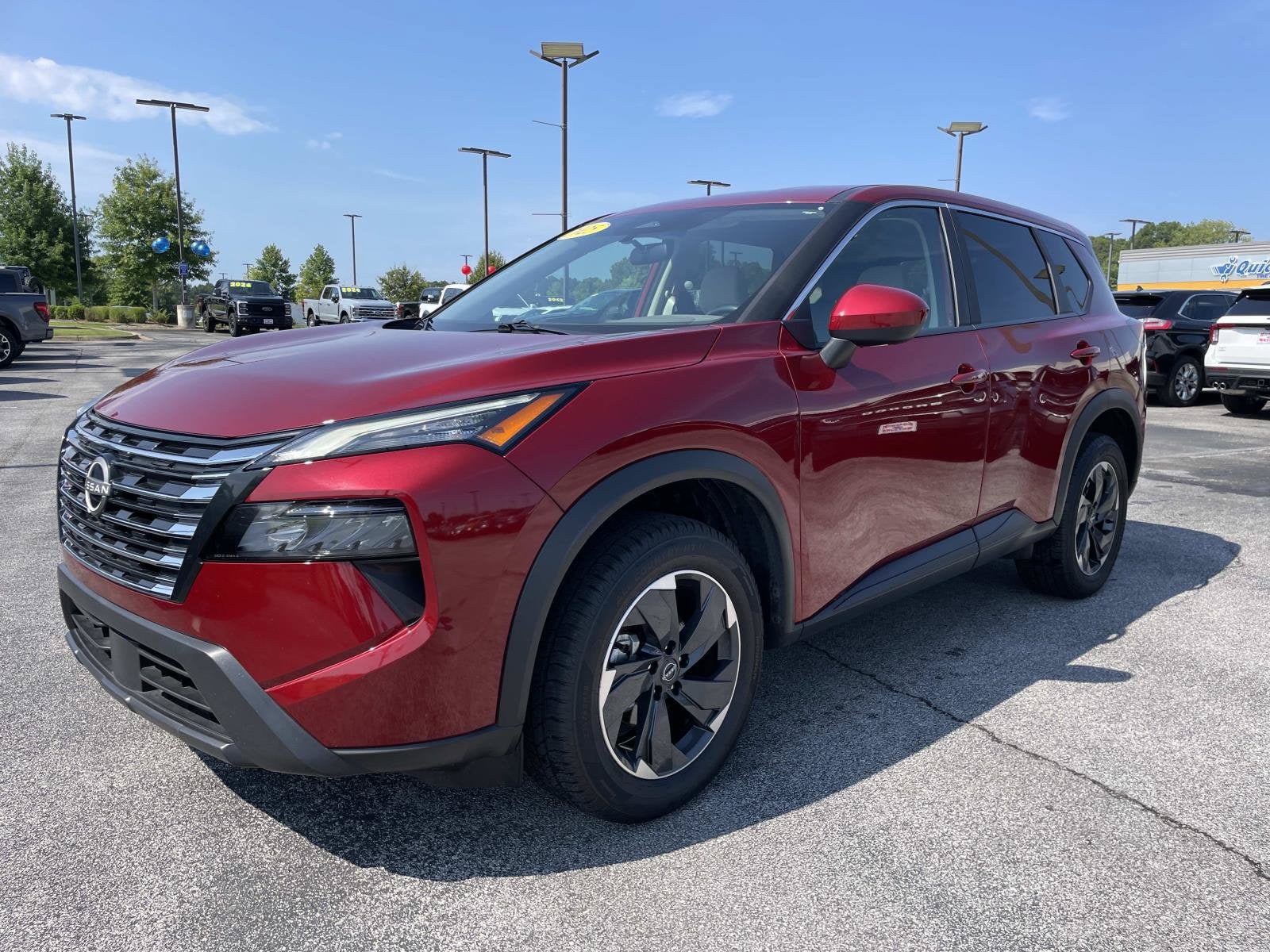 Used 2025 Nissan Rogue SV AWD/4WD image 9