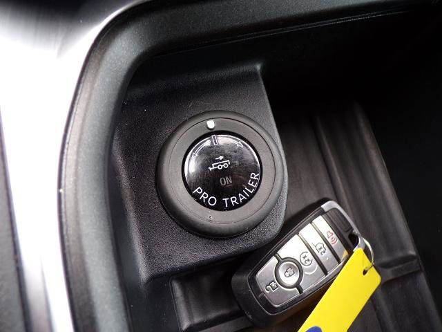 Certified 2025 Ford Expedition Active AWD/4WD image 19