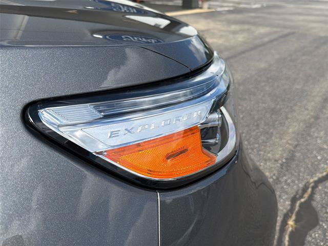 Certified 2023 Ford Explorer XLT w/ Equipment Group 202A AWD/4WD image 9
