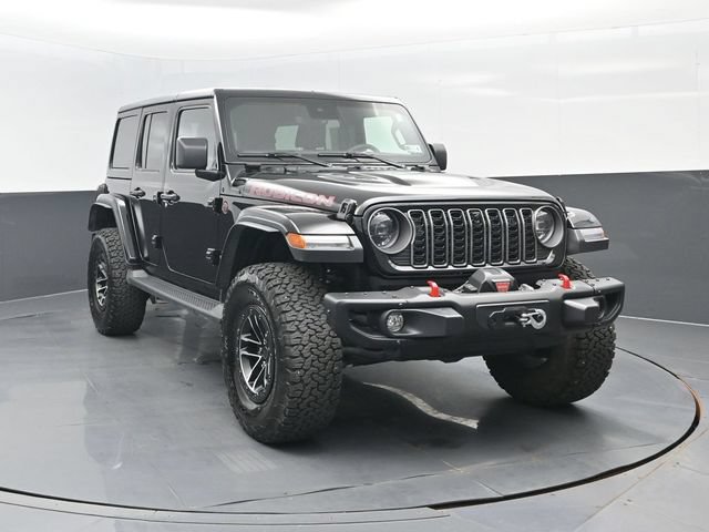 Used 2025 Jeep Wrangler Unlimited Rubicon AWD/4WD image 2
