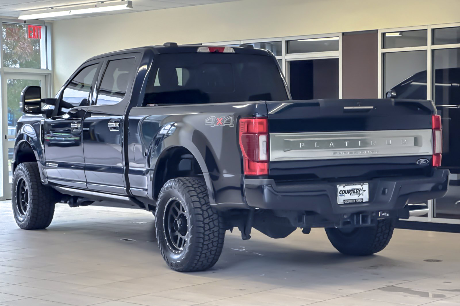 Certified 2022 Ford F350 Platinum AWD/4WD image 6
