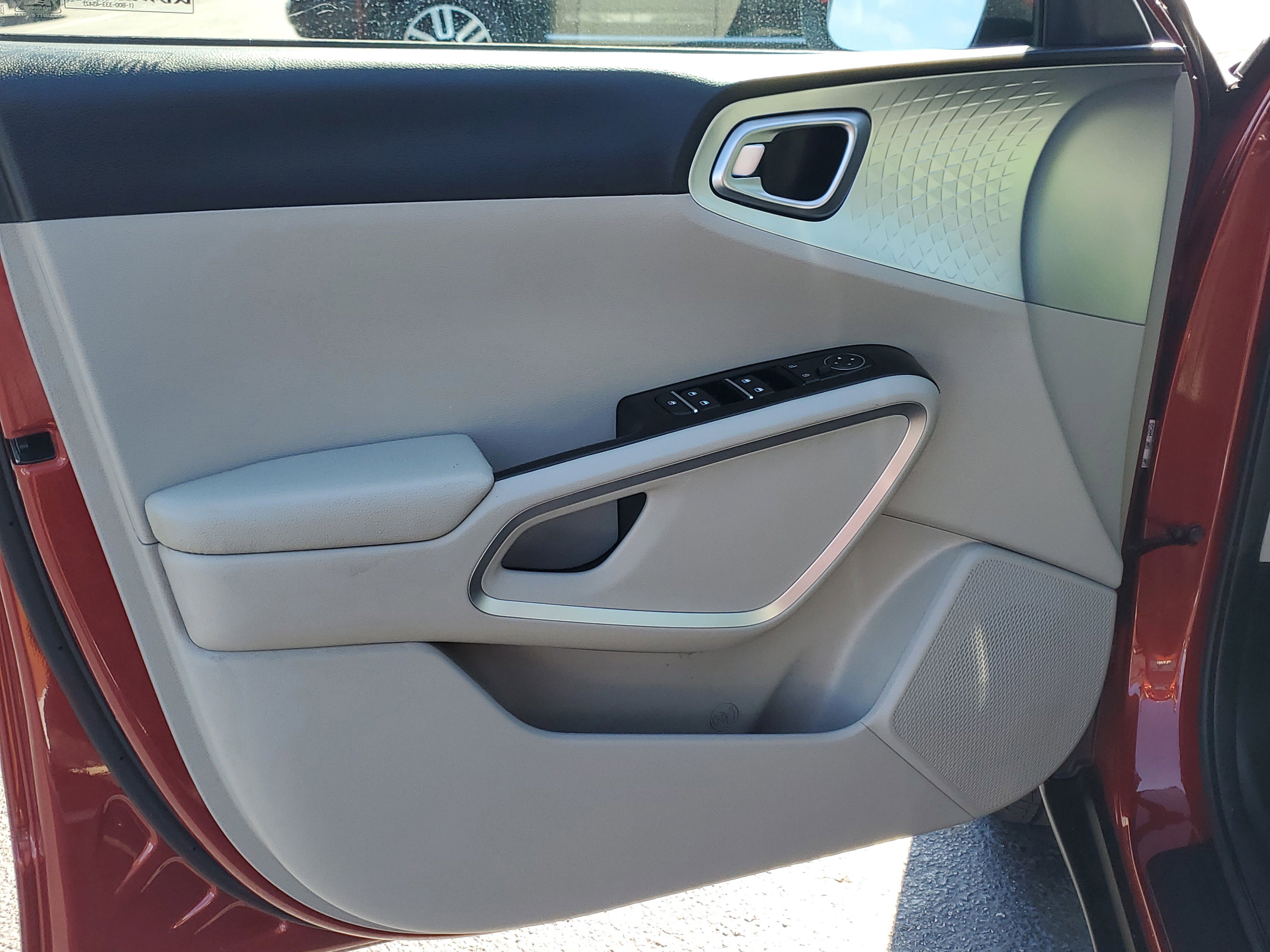 Used 2022 Kia Soul LX w/ Technology Package image 18