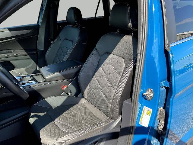 Used 2025 Volkswagen Atlas Cross Sport SE FWD image 23