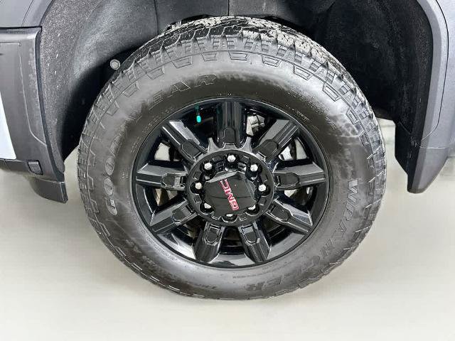 Used 2025 GMC Sierra 2500 AT4 w/ Technology Package AWD/4WD image 8