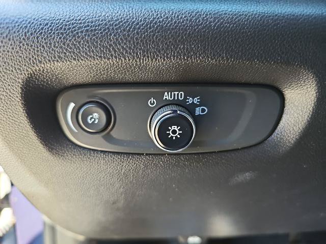Used 2023 Chevrolet Traverse LT FWD image 24