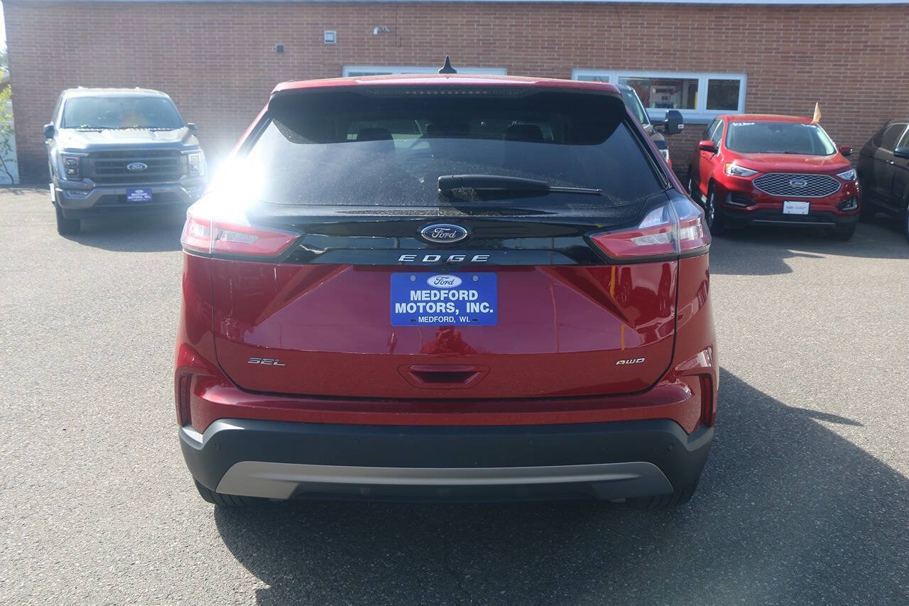 Certified 2024 Ford Edge SEL w/ Convenience Package AWD/4WD image 4