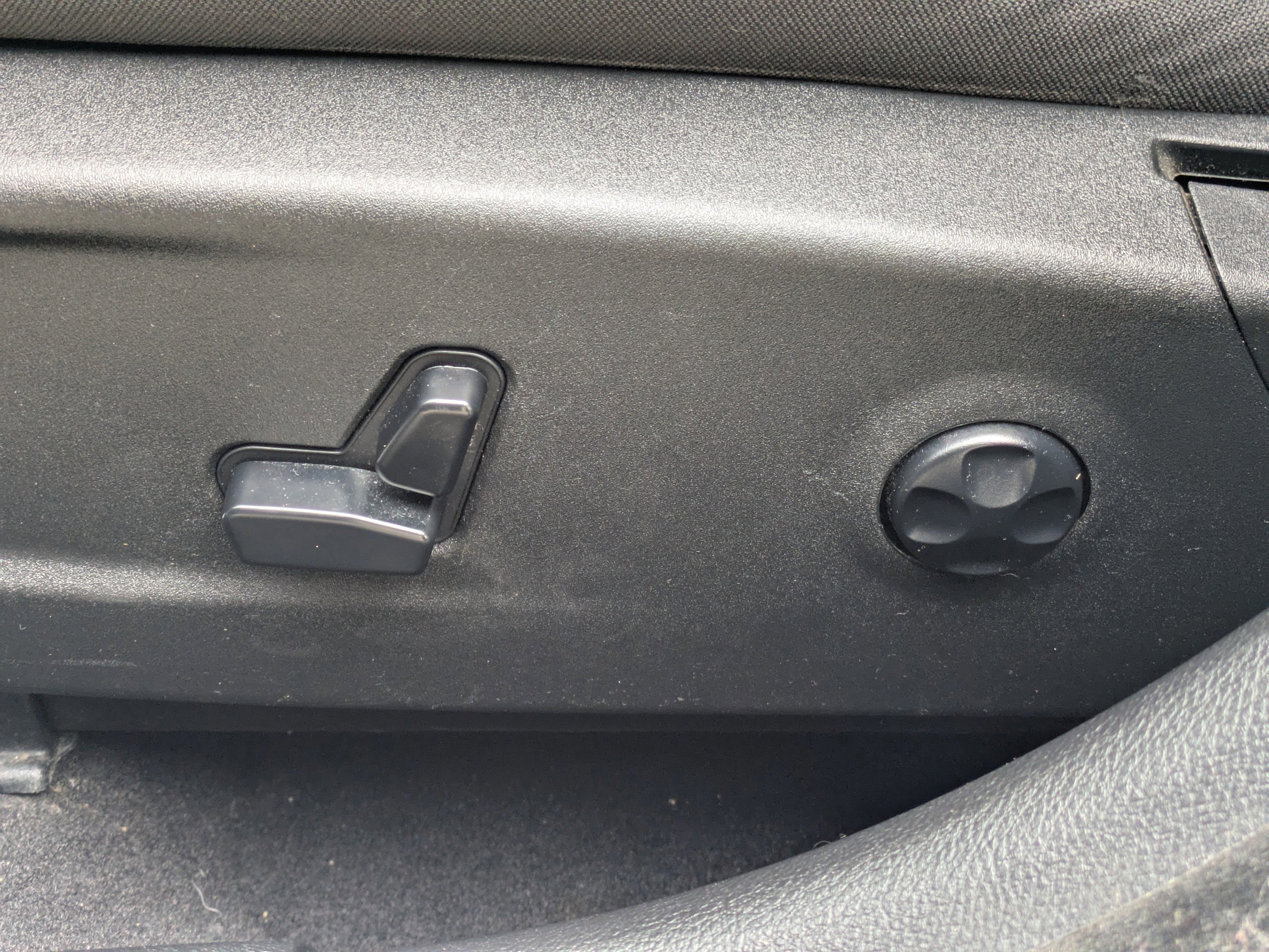 Used 2020 Dodge Charger R/T w/ Blacktop Package image 23