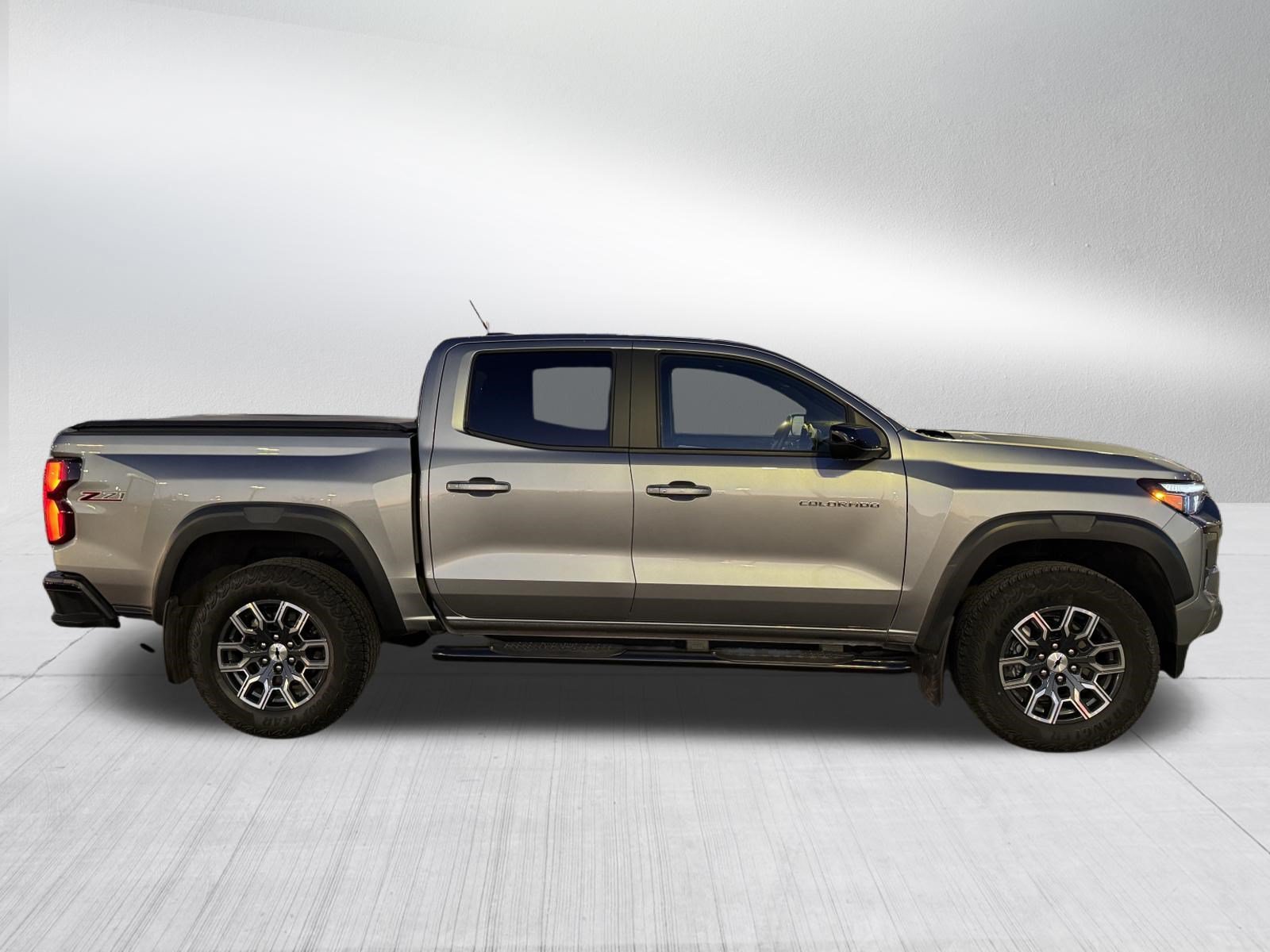 Used 2024 Chevrolet Colorado Z71 w/ Z71 Convenience Package 2 AWD/4WD image 8