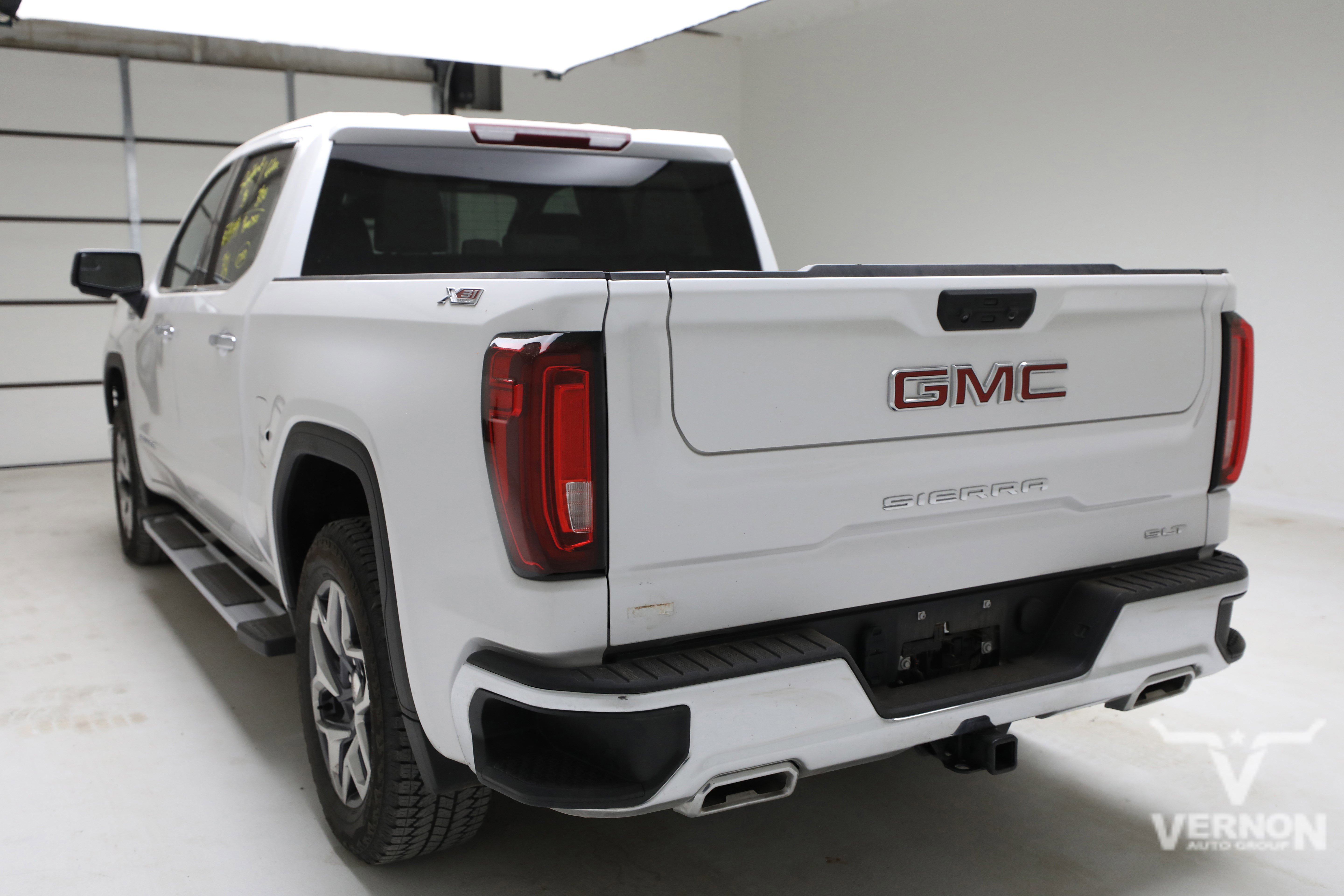 Used 2025 GMC Sierra 1500 SLT image 2